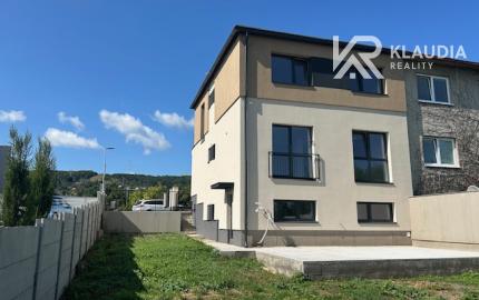 5 izb.RD+4 ár.pozemok, nová kvalitná rek.,Jazdecká ul, Sever