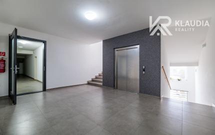 1,5izb.byt, zariadený, 35m2, Učňovská 2, KE-časť Šaca