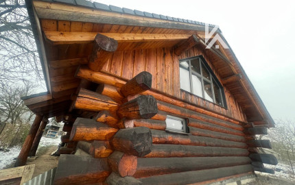 Drevený zrub v obci Ploské – skvelá investícia blízko Košíc