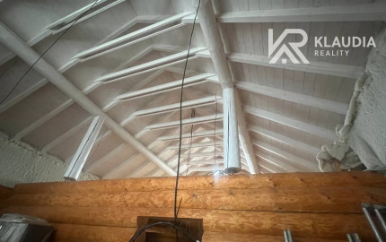 Drevený zrub v obci Ploské – skvelá investícia blízko Košíc