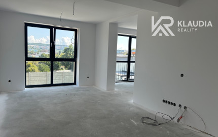 5 izb.RD+4 ár.pozemok, nová kvalitná rek.,Jazdecká ul, Sever