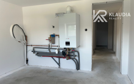 5 izb.RD+4 ár.pozemok, nová kvalitná rek.,Jazdecká ul, Sever