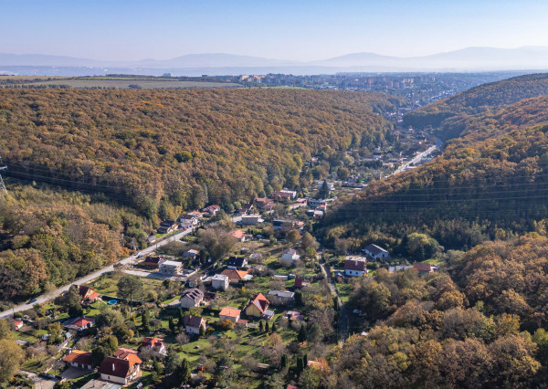PREDAJ ZNÍŽENÁ CENA - Murovaná chata, 2,4 ár.  Myslava Maša