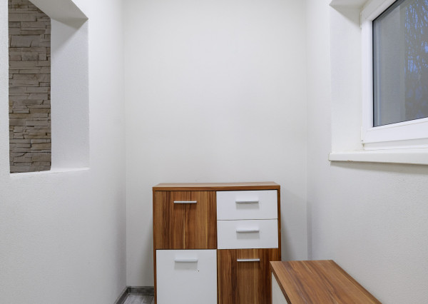 PREDAJ ZNÍŽENÁ CENA - Murovaná chata, 2,4 ár.  Myslava Maša