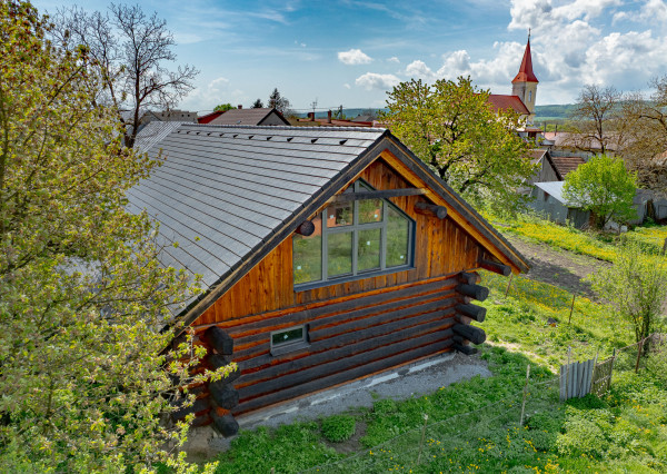 Drevený zrub v obci Ploské – skvelá investícia blízko Košíc