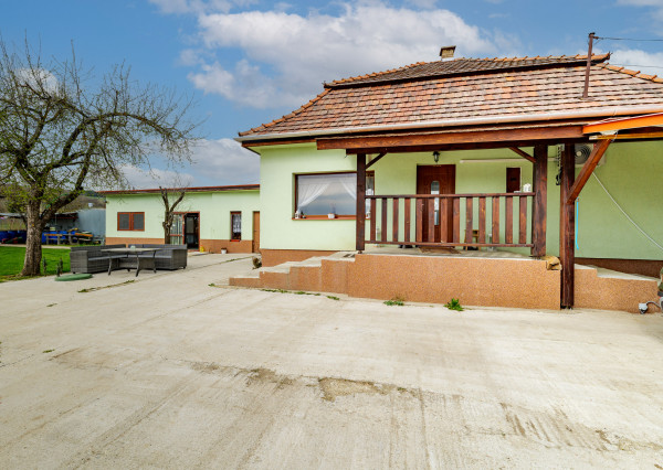 Dom s pozemkom v obci Tornyosnémeti, 20 km od KE- Maďarsko