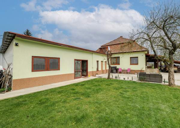 Dom s pozemkom v obci Tornyosnémeti, 20 km od KE- Maďarsko