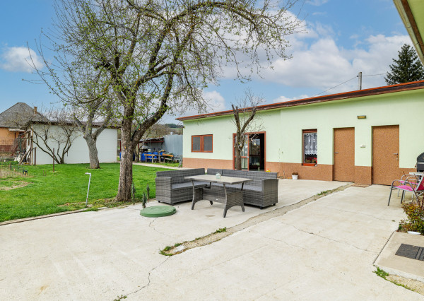 Dom s pozemkom v obci Tornyosnémeti, 20 km od KE- Maďarsko