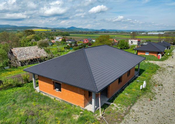 Moderný 4-izb. bungalov Ploské  komplet dokončenie 299.000 €