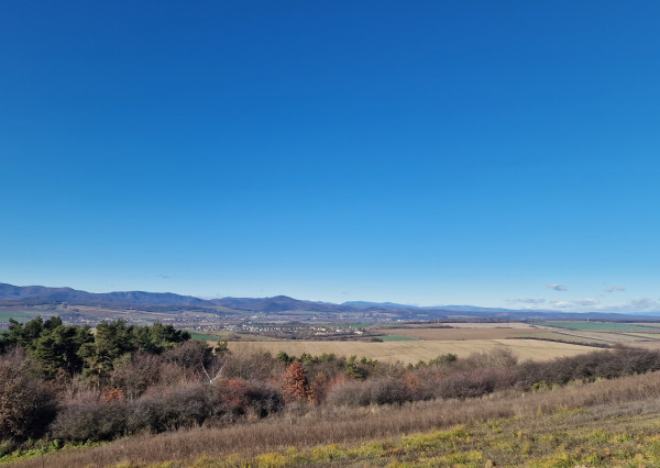 EXKLUZÍVNA ROZOSTAVANÁ STAVBA PLOSKÉ S VÝHĽADOM NA TATRY!