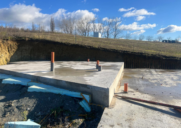 EXKLUZÍVNA ROZOSTAVANÁ STAVBA PLOSKÉ S VÝHĽADOM NA TATRY!