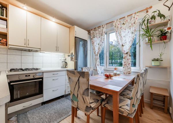 Rekonštr. 3-izb.byt s  logiou, 79m2, Zombová ul, KE-KVP