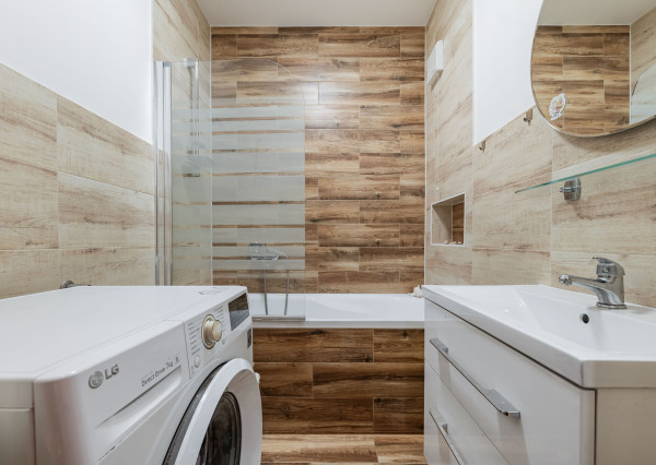 Rekonštr. 3-izb.byt s  logiou, 79m2, Zombová ul, KE-KVP