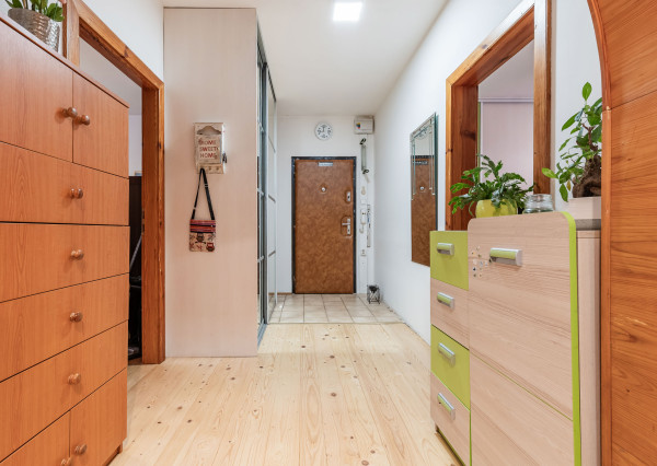 Rekonštr. 3-izb.byt s  logiou, 79m2, Zombová ul, KE-KVP