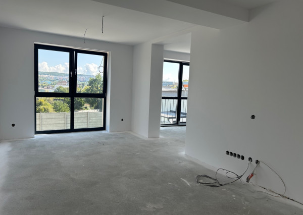 5 izb.RD+4 ár.pozemok, nová kvalitná rek.,Jazdecká ul, Sever