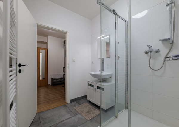 1,5izb.byt, zariadený, 35m2, Učňovská 2, KE-časť Šaca