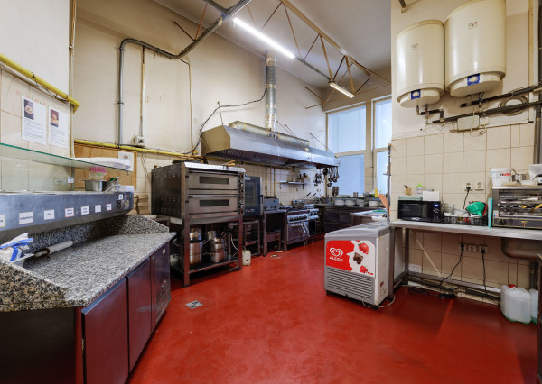 obchod a služby/reštaurácia a piváreň, ul.Nemcovej 28,Merkúr