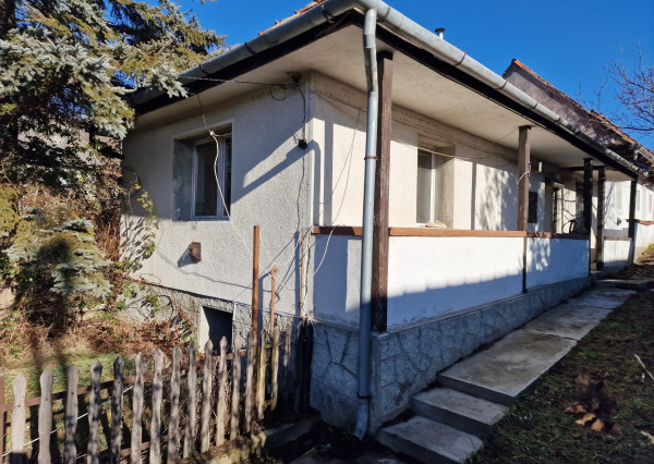 2 domy s 6,2ár.pozemkom, obec Hollóháza, Maďarsko