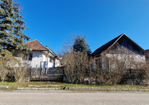 2 domy s 6,2ár.pozemkom, obec Hollóháza, Maďarsko