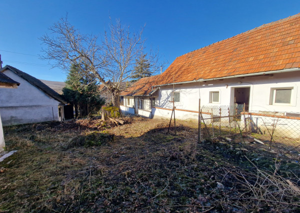 2 domy s 6,2ár.pozemkom, obec Hollóháza, Maďarsko