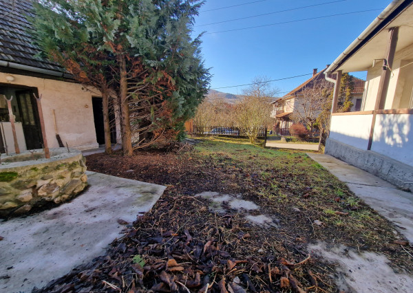 2 domy s 6,2ár.pozemkom, obec Hollóháza, Maďarsko