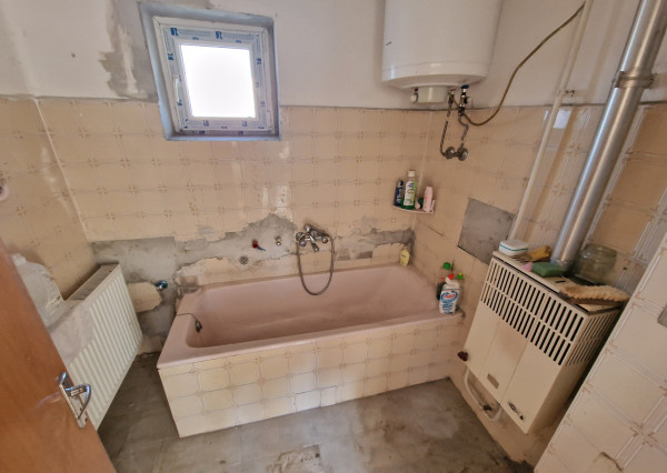 2 domy s 6,2ár.pozemkom, obec Hollóháza, Maďarsko